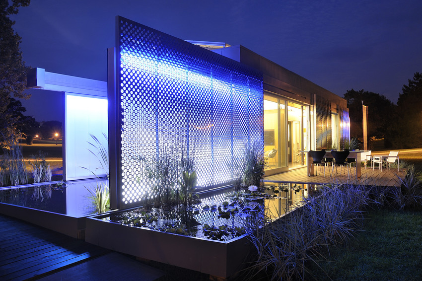 LumenHAUS, Solar House at night