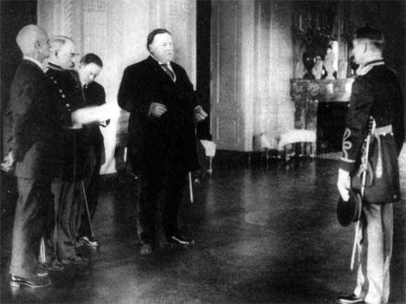 U.S. President William Taft presenting Medal of Honor to Julien E. Gaujot