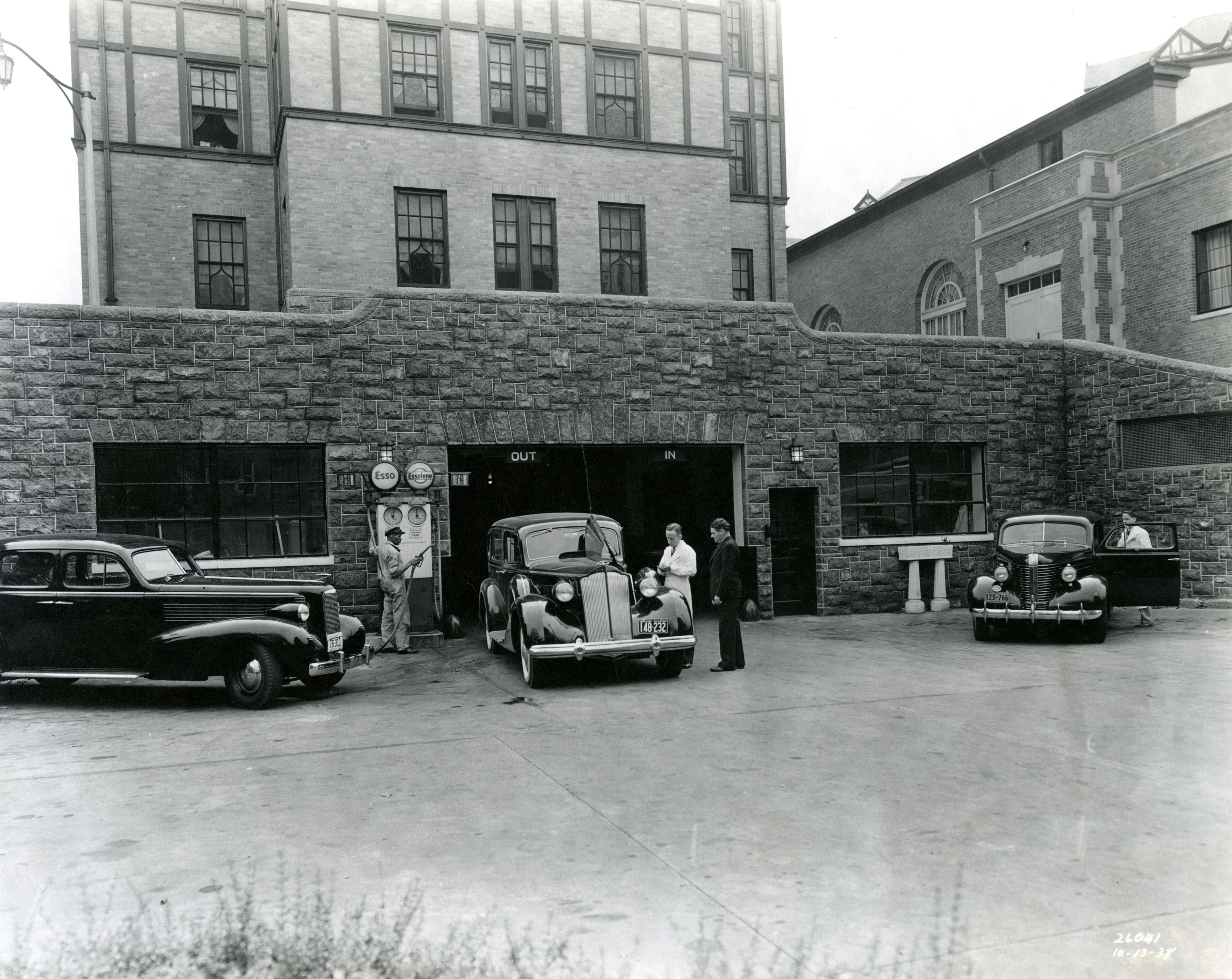 Hotel Roanoke garage exterior